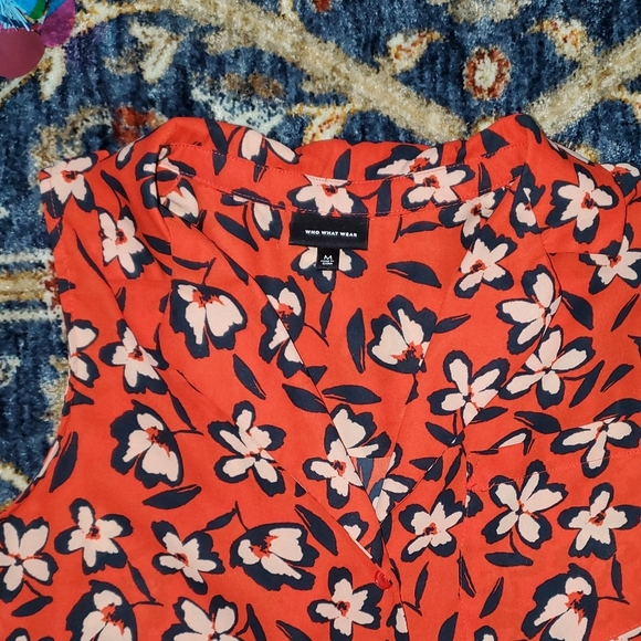 Who What Wear Red Sleeveless Blouse with Mandarin Collar - Picture 3 of 8